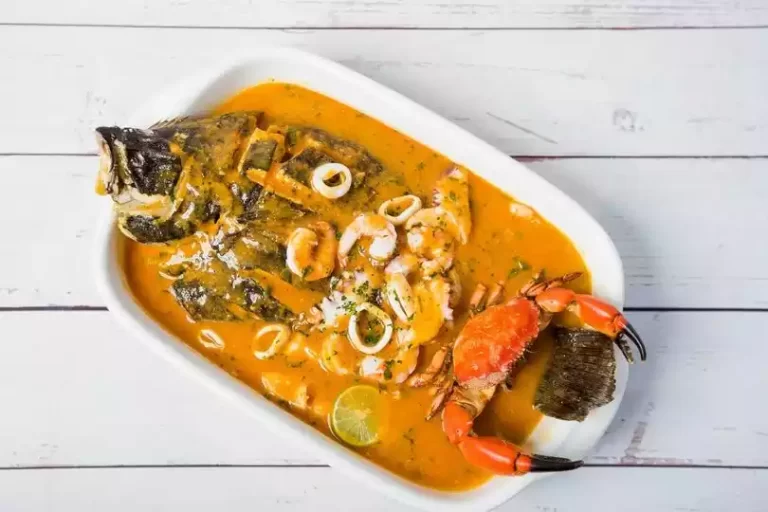 Parihuela de Pescado: Un festín del mar en tu plato Parihuela de Pescado: Un festín del mar en tu plato